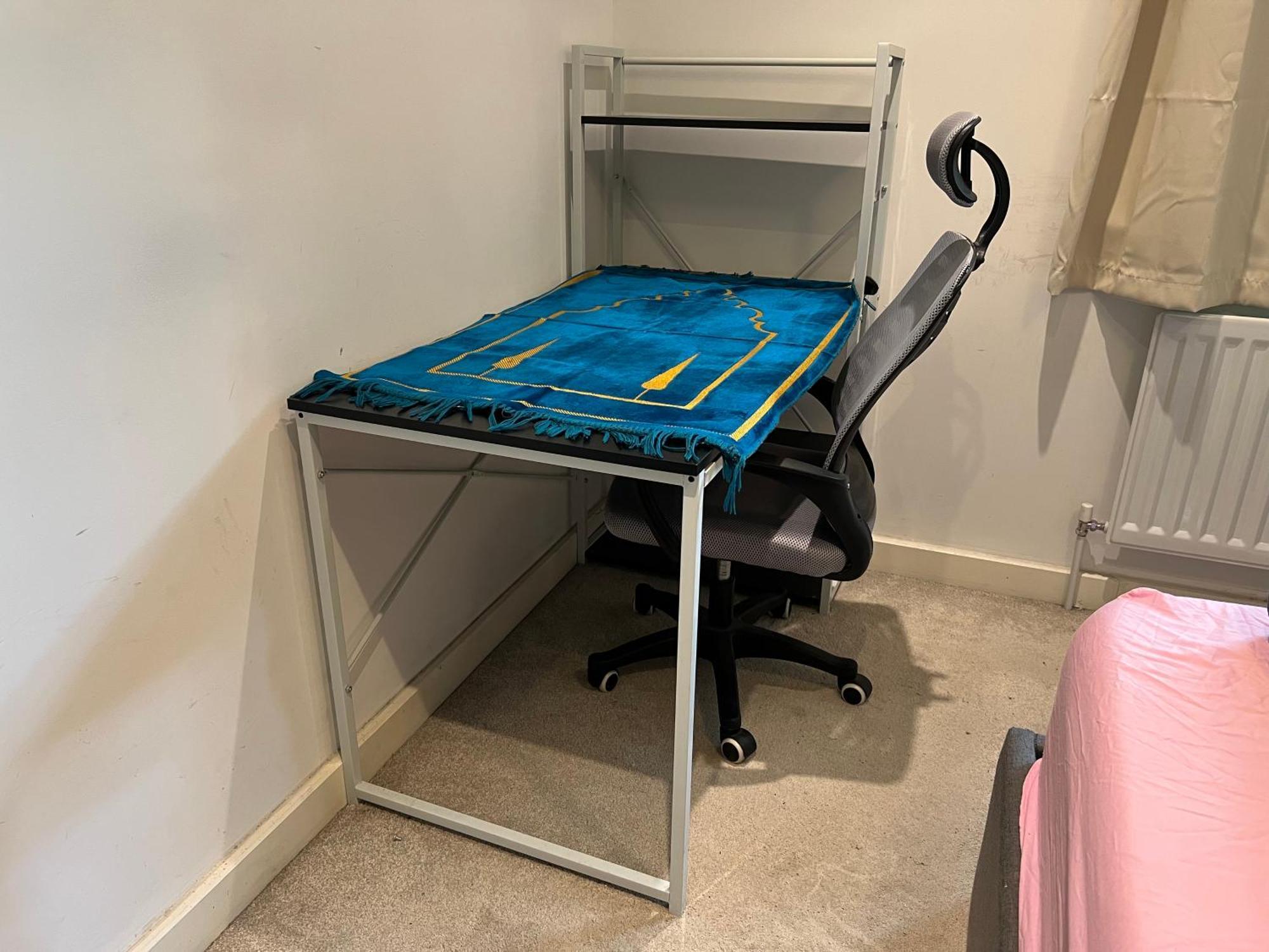 London Holiday Home Newly Refurbished - Entire 4 Bedroom Private House With Kitchen, Living Room & Private Garden - 1 Cape House London, Within 30 Mins From Central London, London Bridge & Canary Wharf Екстер'єр фото